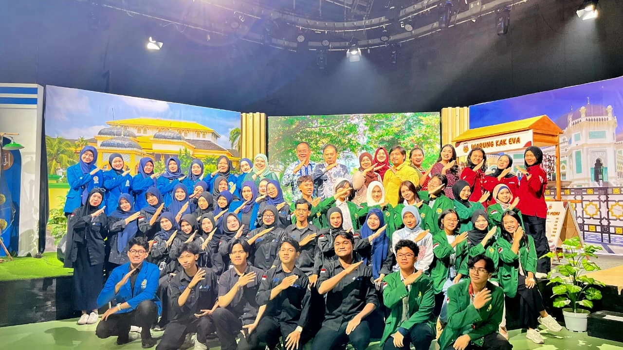 Bridging the Gap: Mahasiswa Ilmu Komunikasi FISIP USU Bedah Industri Penyiaran Modern di TVRI SUMUT